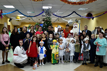 Благотворительную елку провели в Тоцком районе